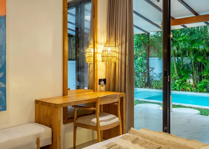Blue Wave - Private Pool With Spacious Garden Villa *