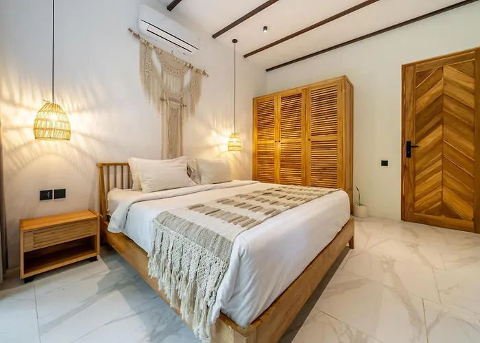 Blue Wave - Private Pool With Spacious Garden Villa