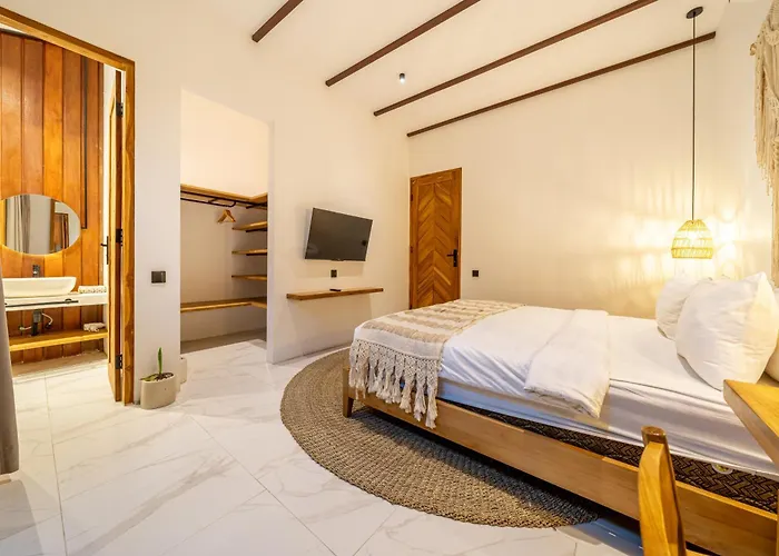 Villa Blue Wave - Private Pool With Spacious Garden *